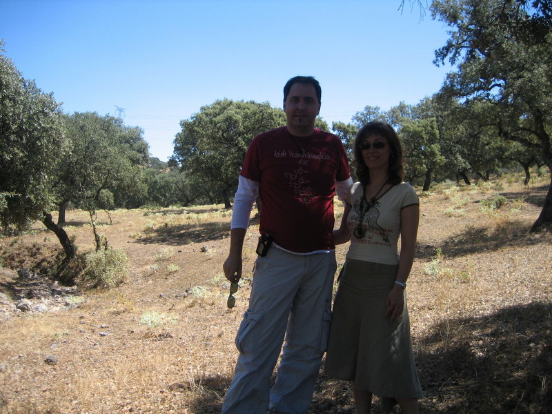 BAJO LA ENCINA / UNDER THE OAK