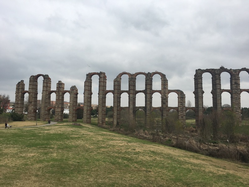 The Acueducto de los Milagros in Merida