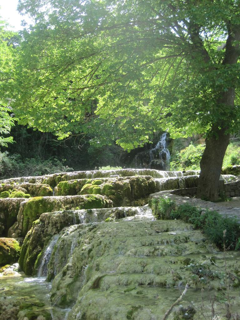 Orbaneja del Castillo - cascades