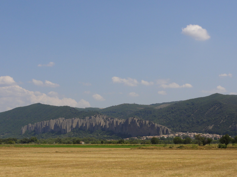 Les Mées from the west bank of the river