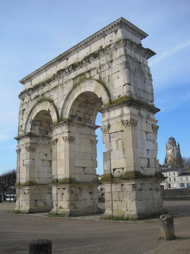 Saintes; triumphal arc