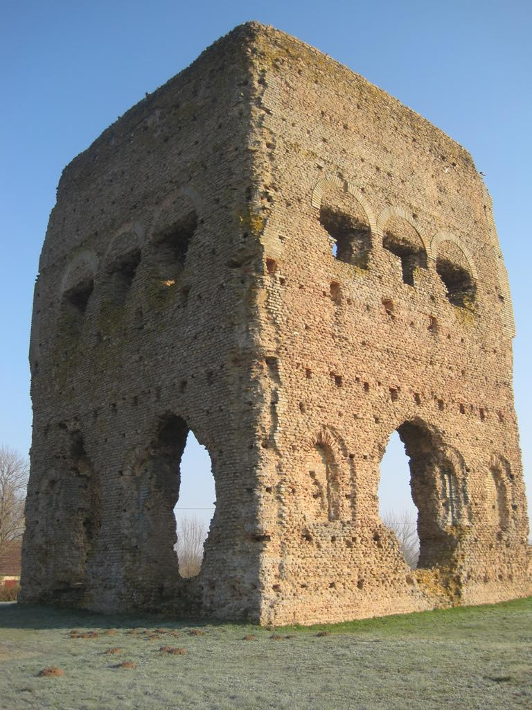 Autun, temple of janus