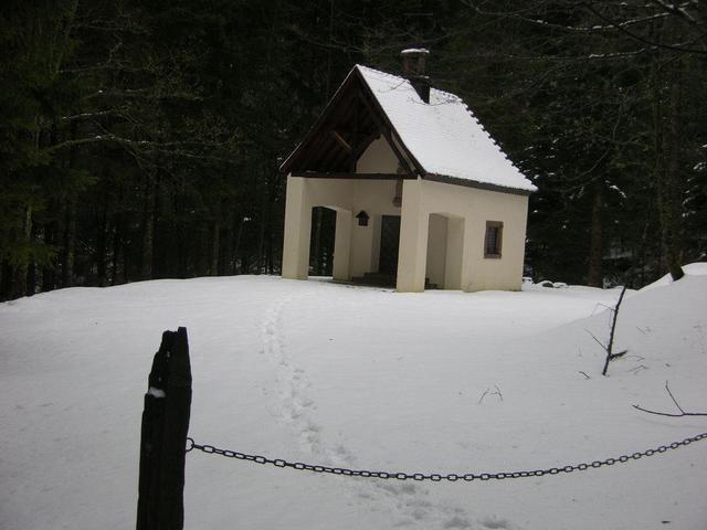 Chappel on the way to the point / Eine Kapelle auf dem Weg zum Punkt