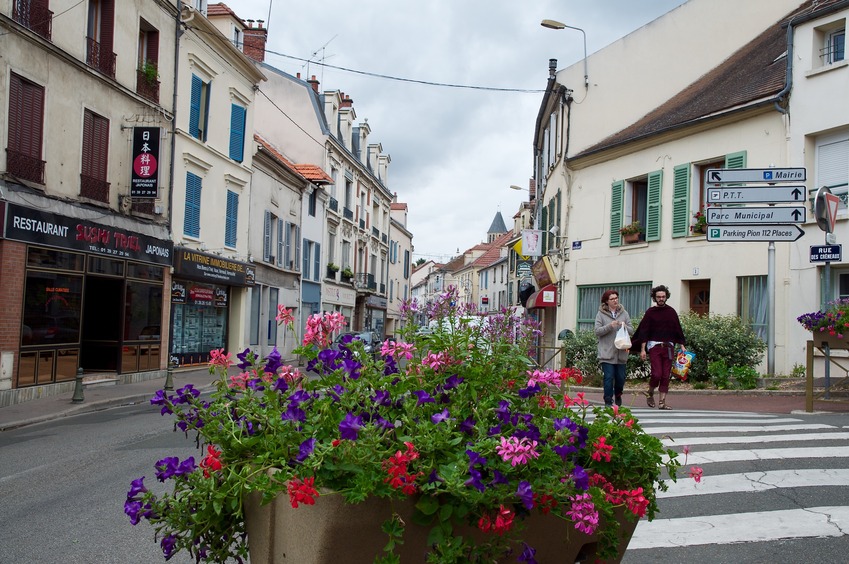 The town of Triel-sur-Seine, 2km from the Confluence Point