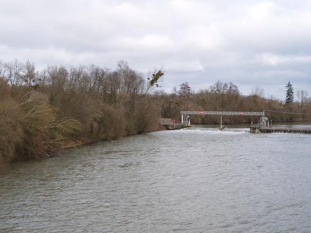 view from the bridge towards the confluence at a distance of about 90m