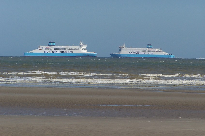 General view of the confluence (towards the English Channel)