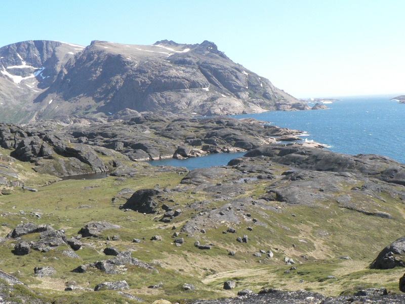 Vie E to the most southern mainland-site and the island Nunarssuaq  