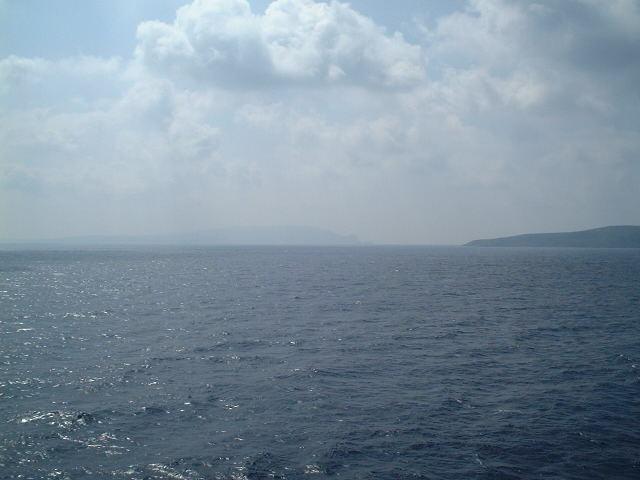 View to SE from the confluence with Gavdhopoúla and Gávdhos