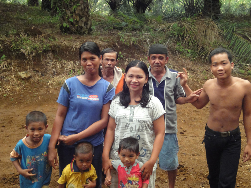 the people living at the plantation near the confluence