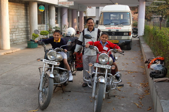 Our new friends - the Shende family