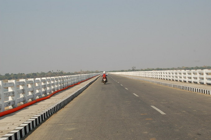 Then we saw the 2km long bridge