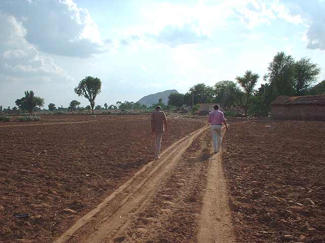 At village Maroli around 3 kms before the confluence