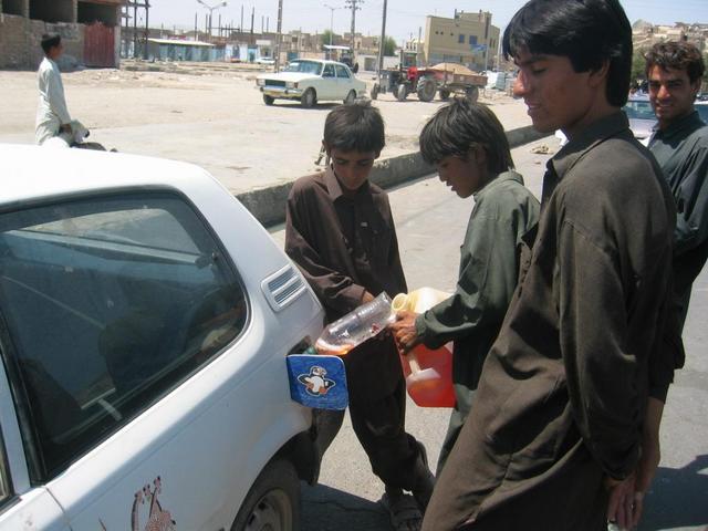 Refueling in Zāhedān