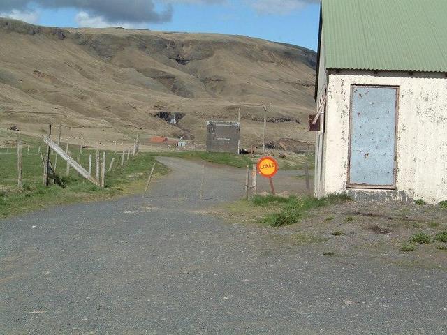 The gate was closed with a padlock so we had to walk