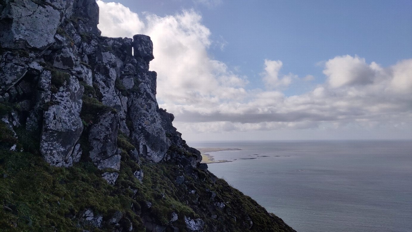 guard facing the confluence location below