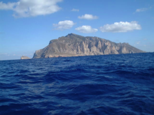 The spot, toward Marettimo Island - Il punto, al largo dell'isola di Marettimo