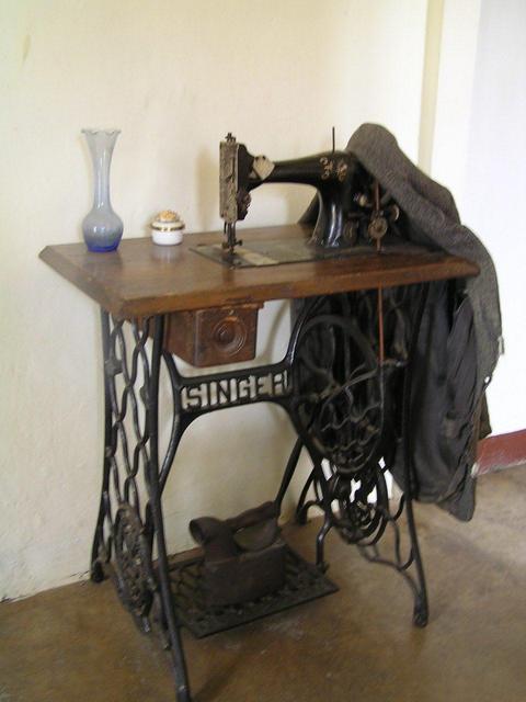 Giuseppe's old Singer