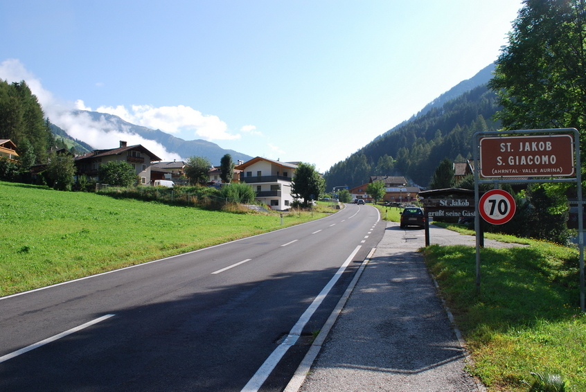 Entrance to village St. Jakob