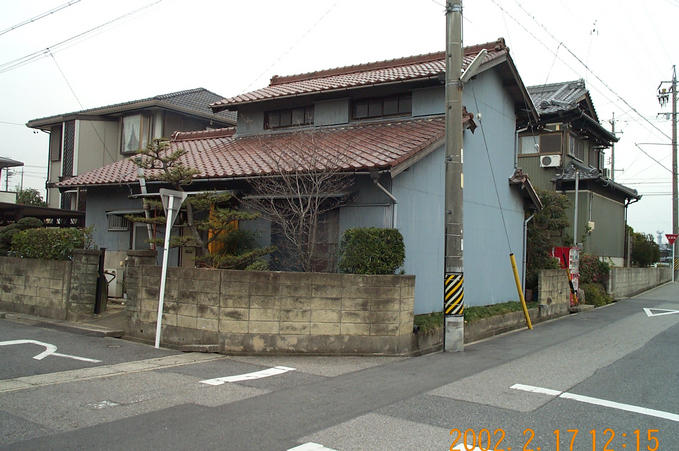 Shows the location, a residence, while looking Southeast.