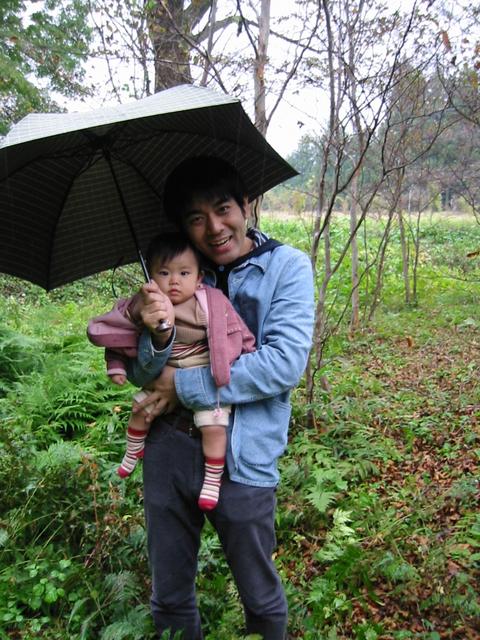 Takahashi Hiroki and his daughter Atsuko behind the confluence