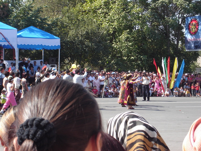 independence day parade in jalal abad