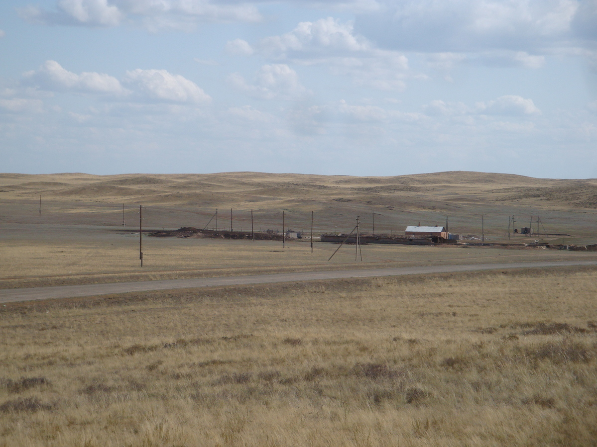 Животноводческая ферма на ядерном полигоне / Livestock farm at nuclear test site