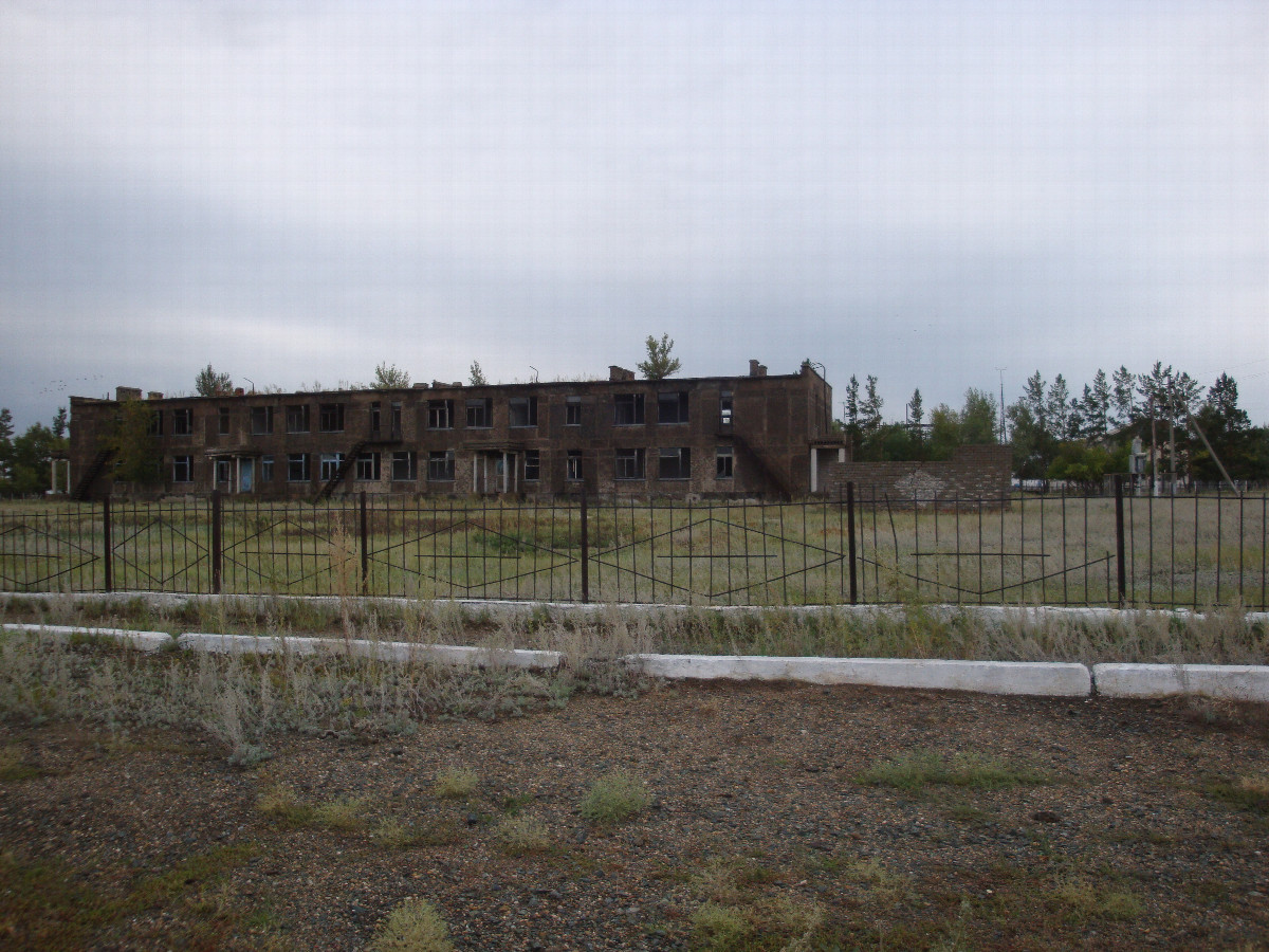 Бывшая в/ч в селе Жана Акшиман / Former military base in Zhana Akshiman village