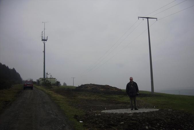 Matthias am Punkt, vor dem Misthaufen / Matthias at N50E06 in front of the manure heap