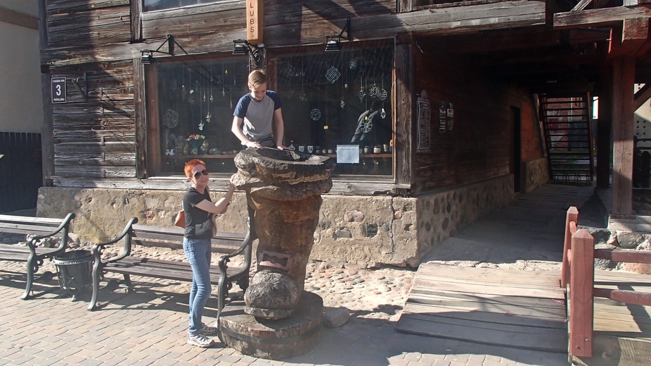 The boot of Karl XII in front of the old barn / Сапог Карла XII перед старинным амбаром