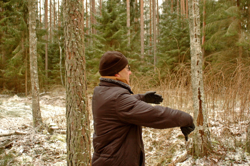 West view. Yury points to an exact spot