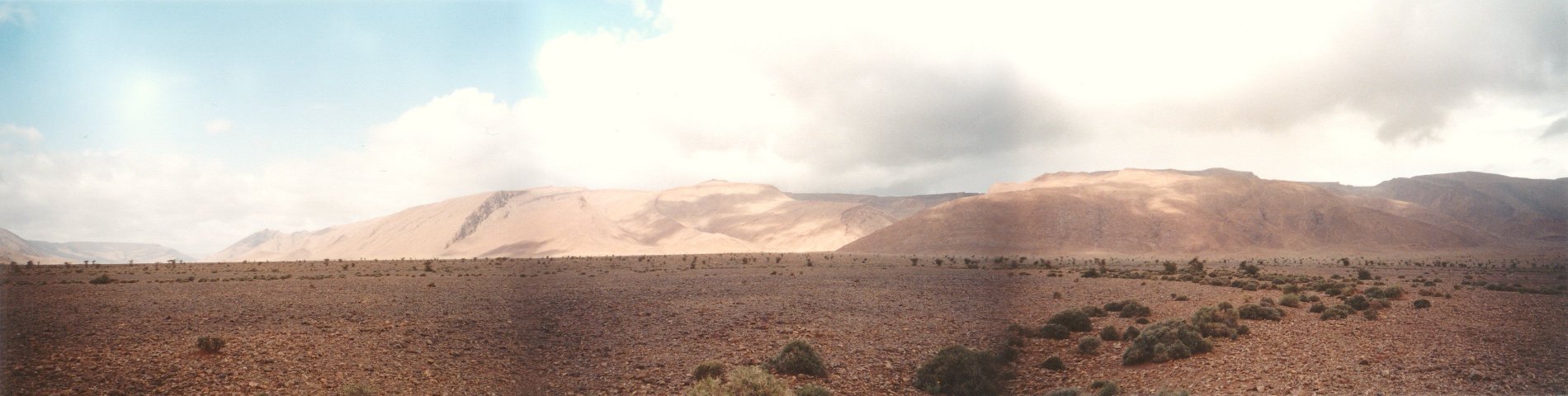 Panorama towards NNW, the Confluence is somewhere behind the mountain range