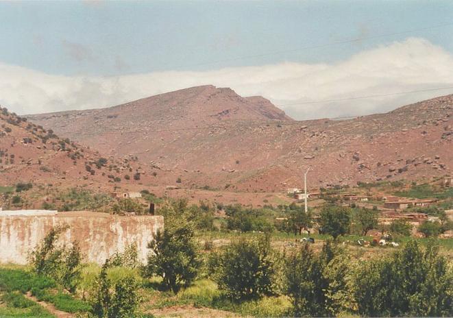 View towards the Confluence 31°N 9°W from south-west. The Confluence lies behind the mountains 5.8 km away