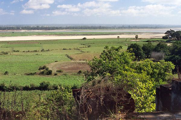 Distant view on the degree confluence