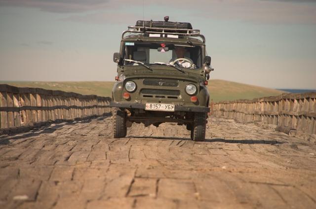 Crossing the bridge before confluence