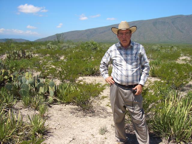 Me at the point (west on my back). En el punto con el poniente en mi espalda.