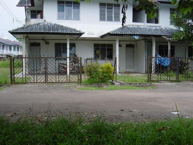 View of the house, directly across the confluence spot