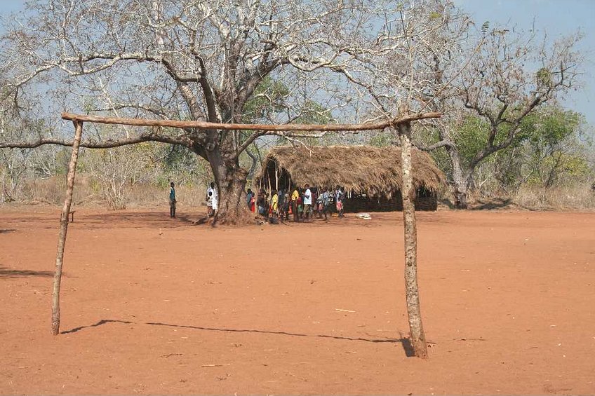 Primary school close to the confluence point