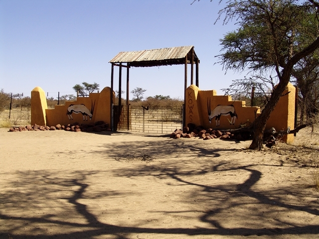 Farm gate to Kowas