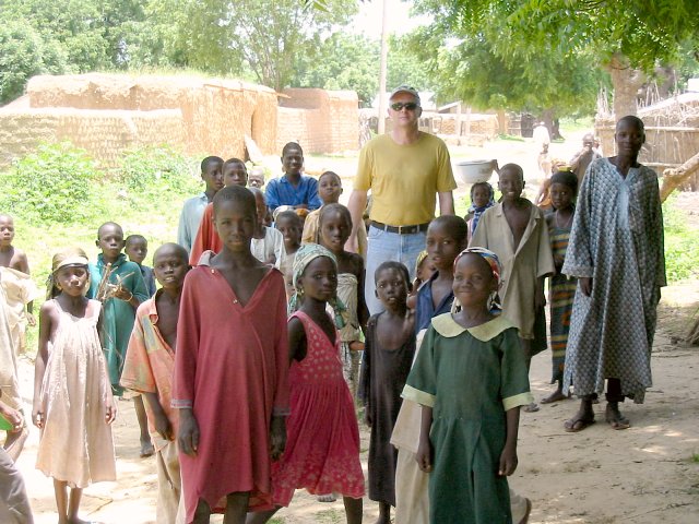 Armin with children at Sali