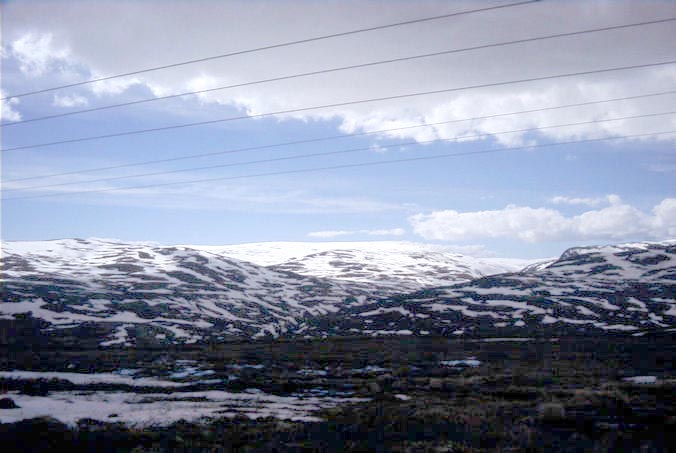 Looking west to Gravdalshalsen 1548 mtrs.