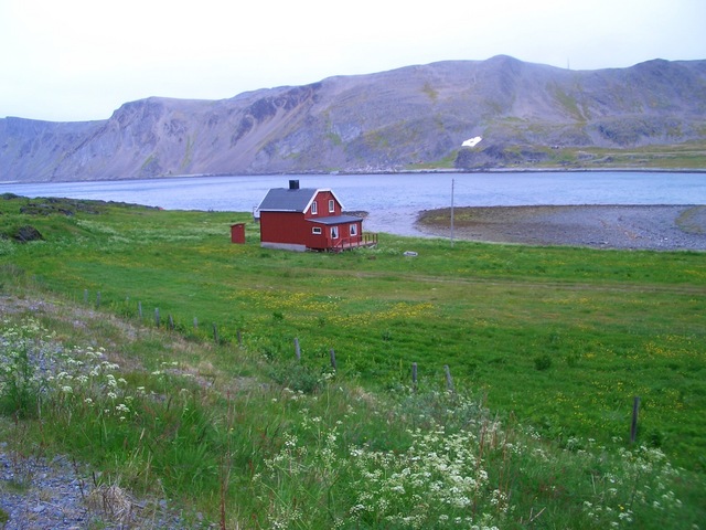 A solitary house near the starting point for the trekking