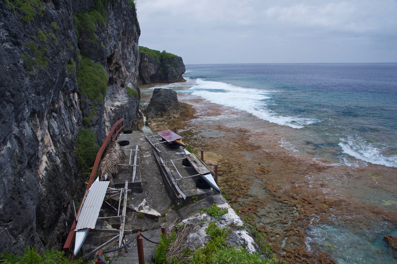 This ocean landing (lined with native outrigger canoes) is the closest I got to the confluence point - in the ocean on the right-hand side of this photo - 8.86 km away