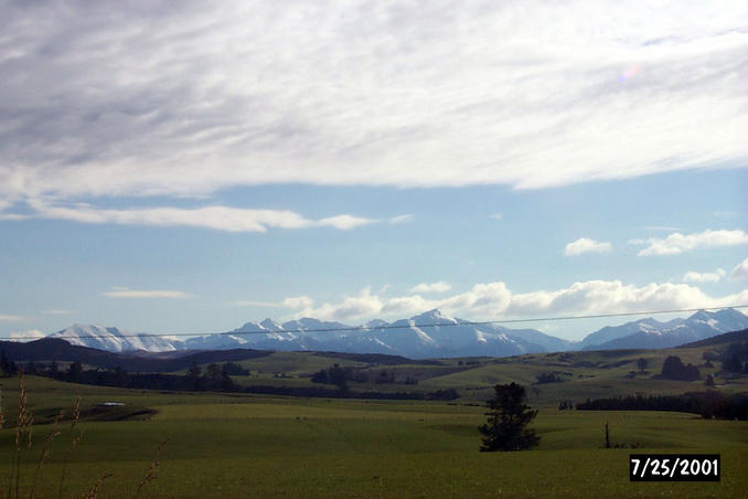 Mountains to the west, but not visible from the actual confluence. This was taken about 150 metres from the confluence.