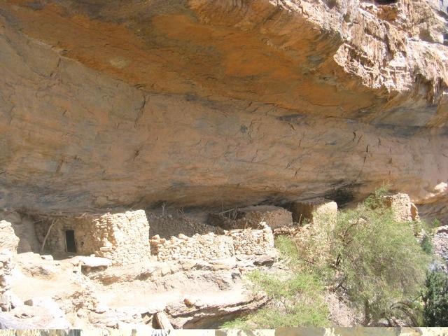 Historic village Sa`ab Baniy Khamīs