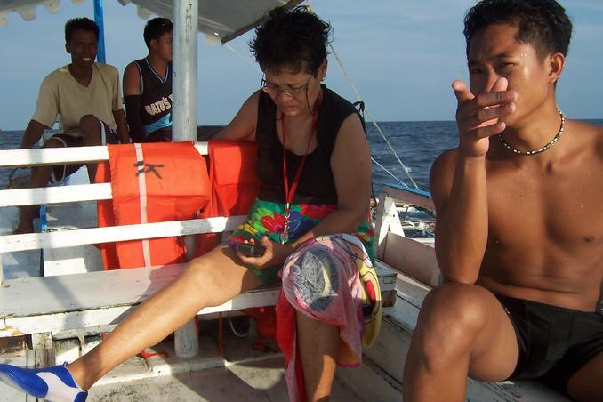 Santah and Matt with the boat crew