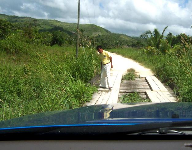 Rudy Gonzaga checking the bridge