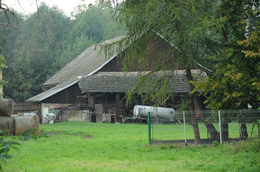 Back side of the barn where the confluence point is located - Looking toward east