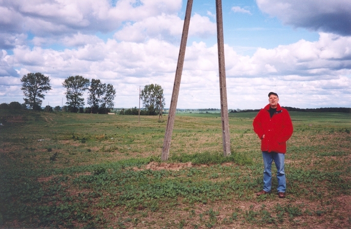 Mariusz Radosh at the confluence (view towards SE)