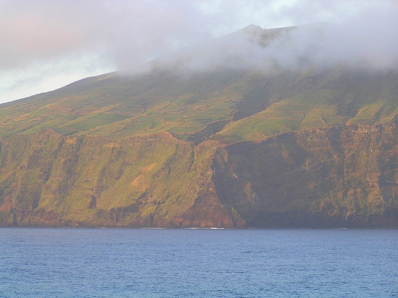 Canto da Carneira, the NE tip of Corvo