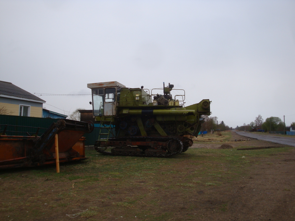 Комбайн-вездеход /  All-terrain harvester 